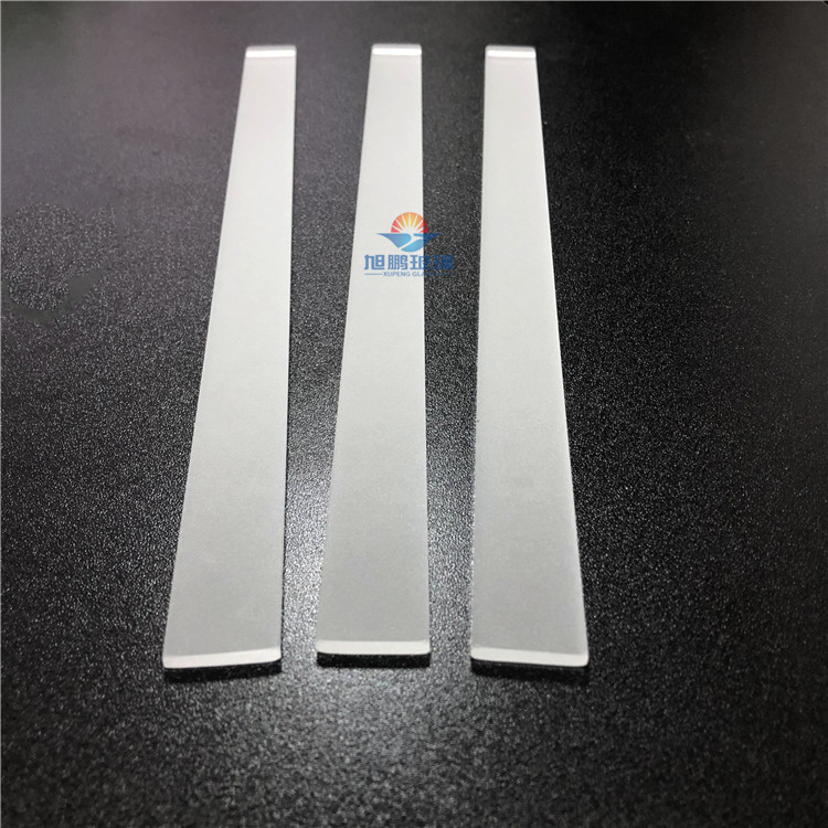 市政路灯玻璃，超白磨砂钢化玻璃,防爆白雾砂玻璃，灯具玻璃条